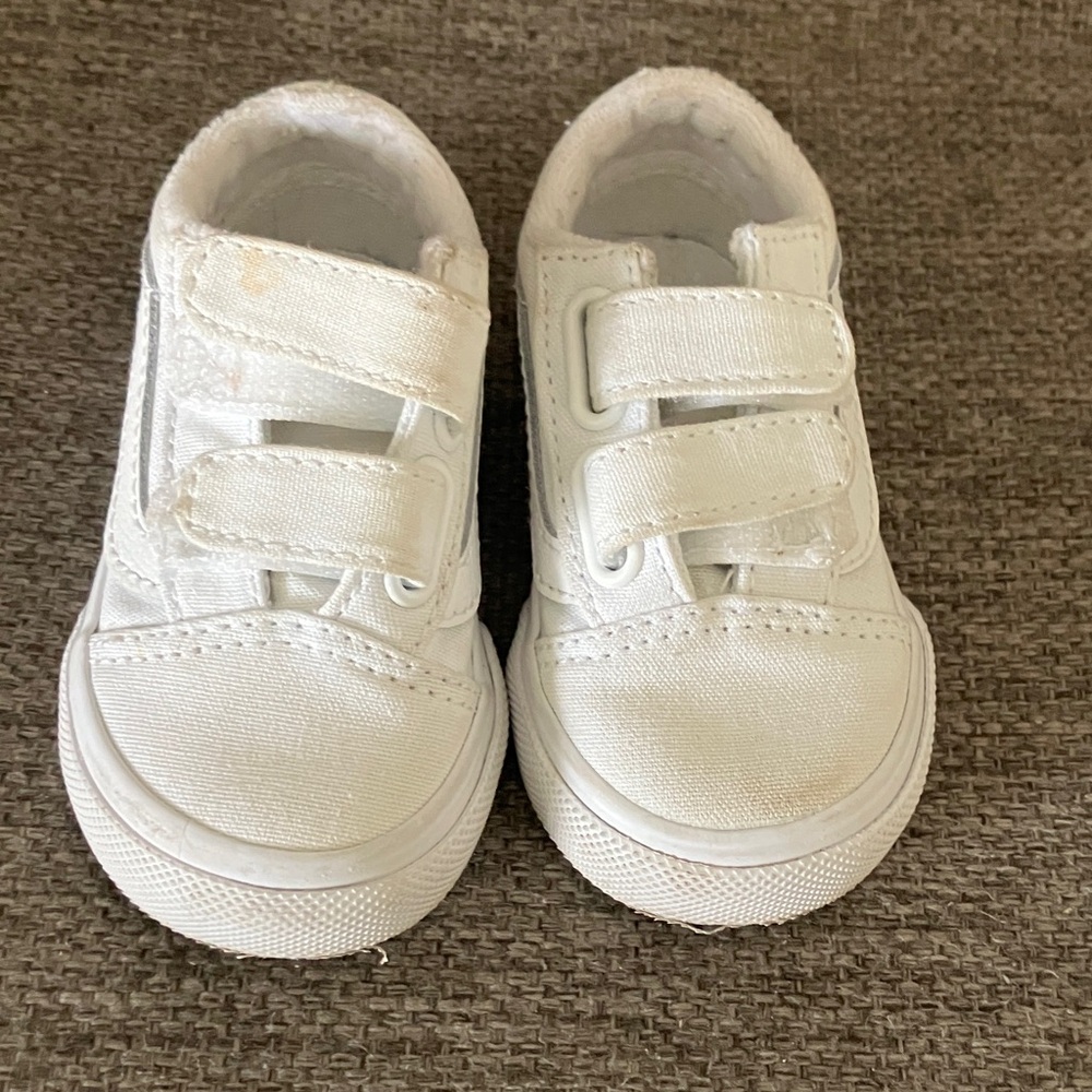 Vans Kids White Canvas Velcro Sneakers